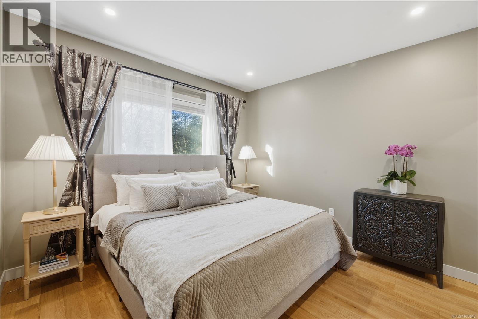 525 Sumas St, Victoria