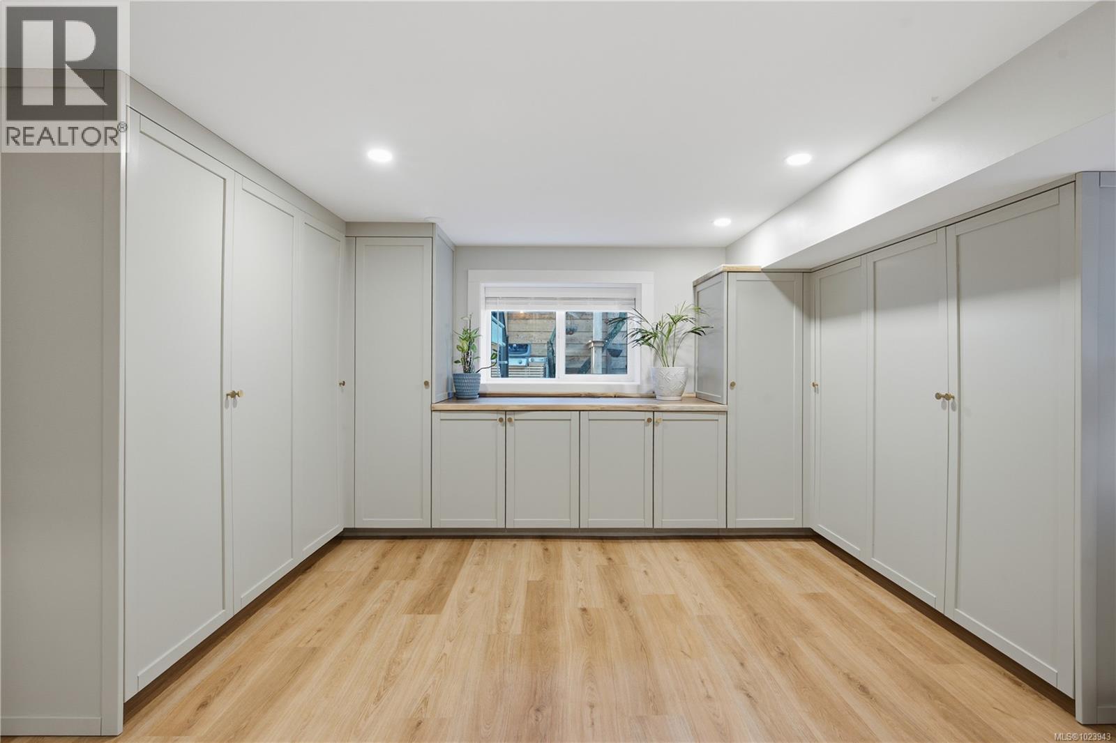 525 Sumas St, Victoria