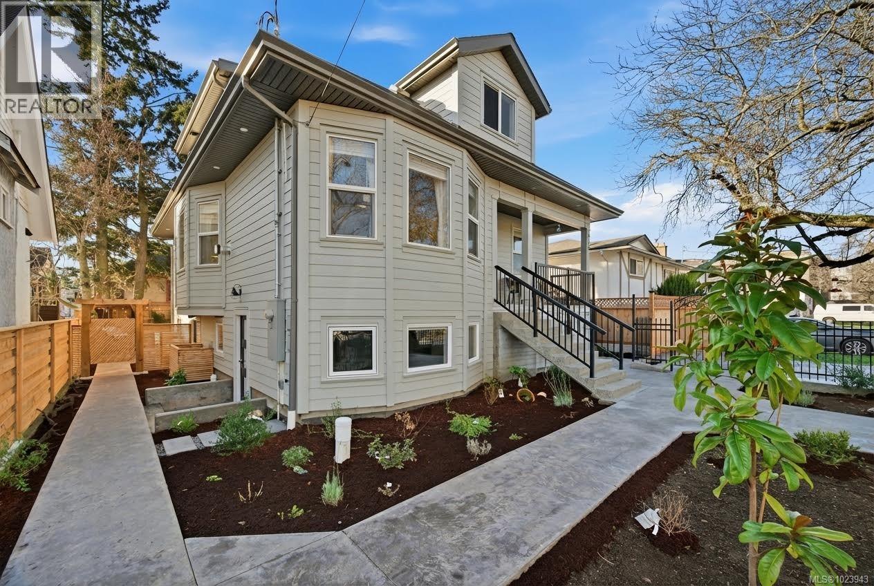 525 Sumas St, Victoria