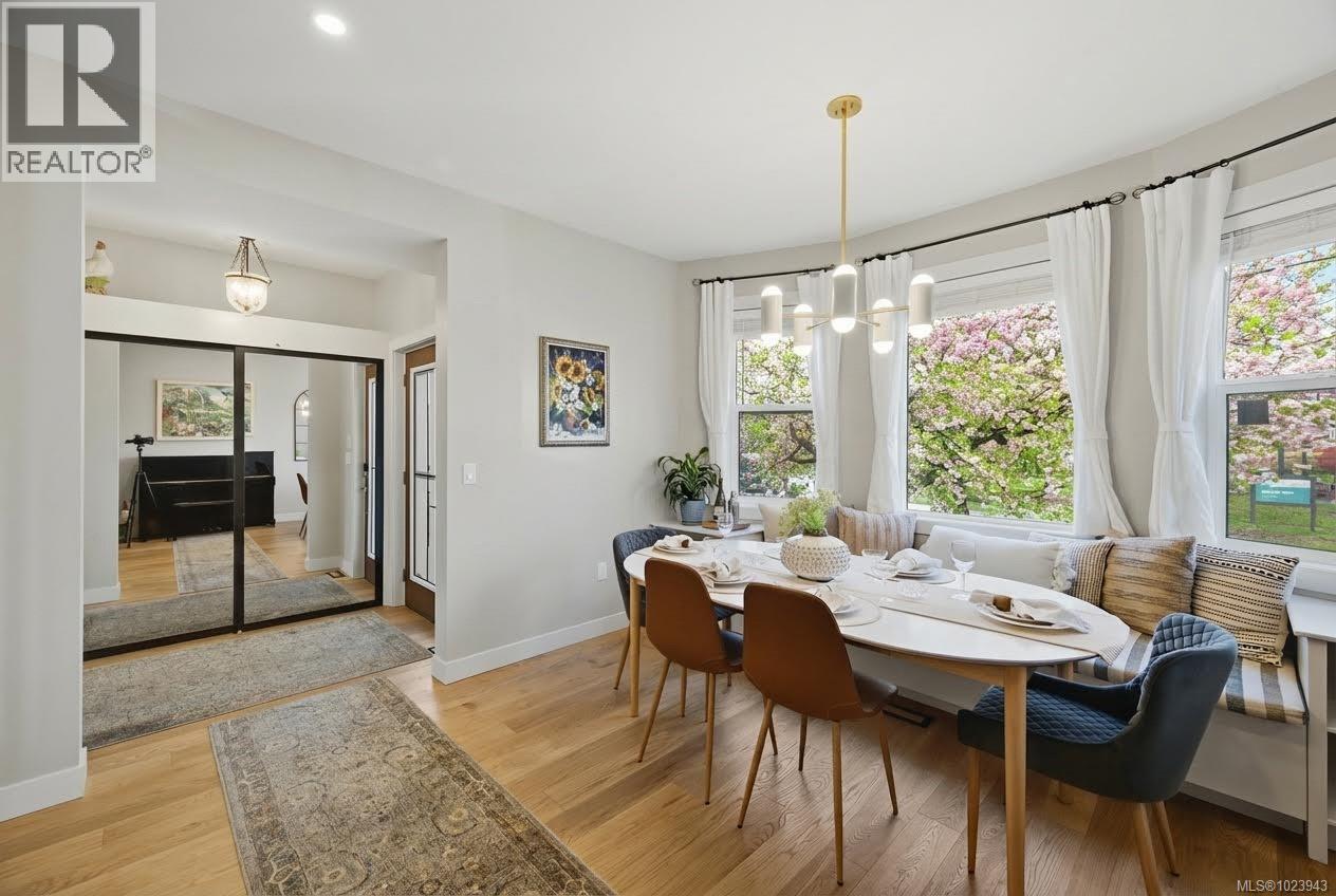 525 Sumas St, Victoria