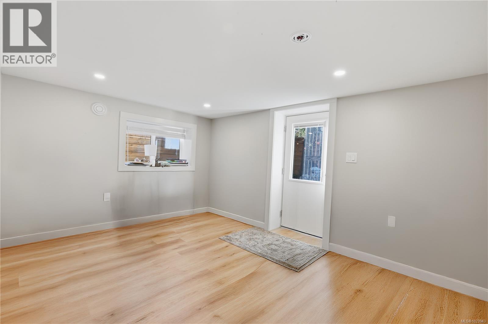 525 Sumas St, Victoria