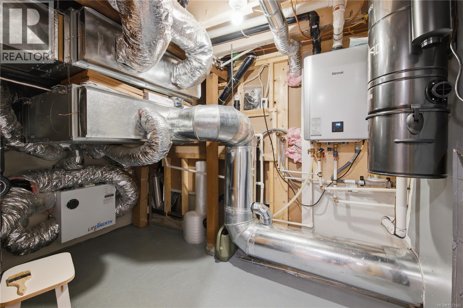 525 Sumas St, Victoria