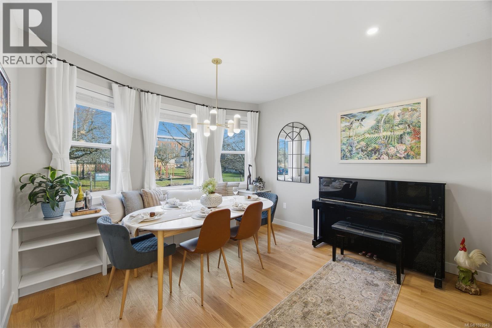 525 Sumas St, Victoria