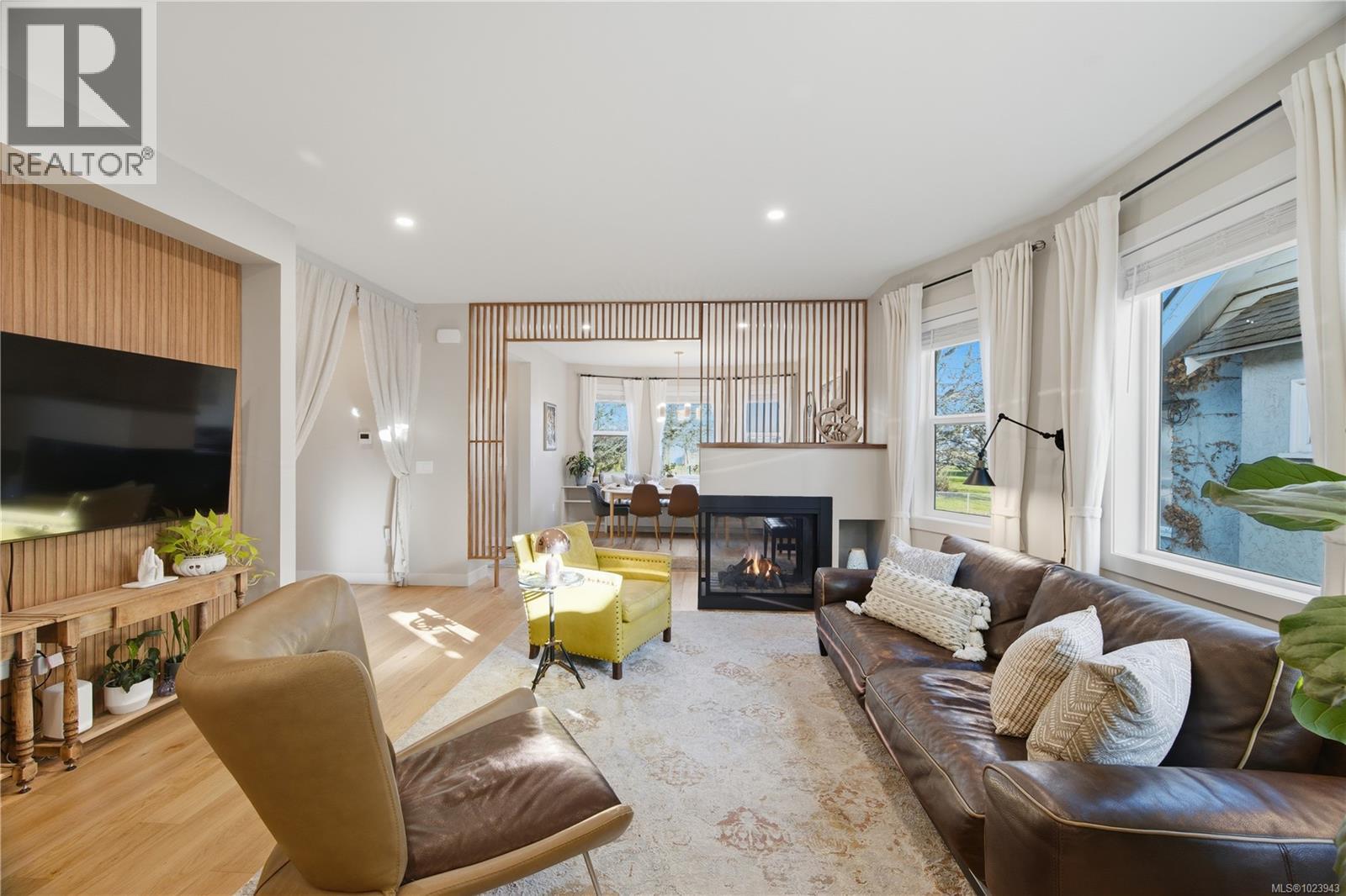 525 Sumas St, Victoria