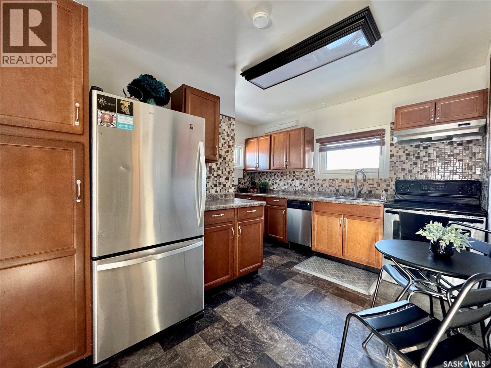 510 Wells AVENUE E - Photo 2 of 36, Langenburg, Saskatchewan