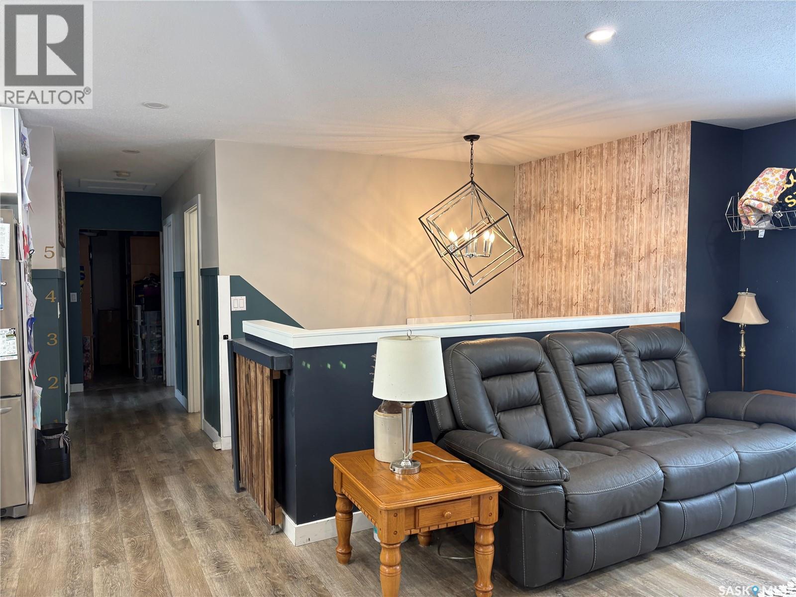 109 5th STREET - Photo 5 of 39, Humboldt, Saskatchewan