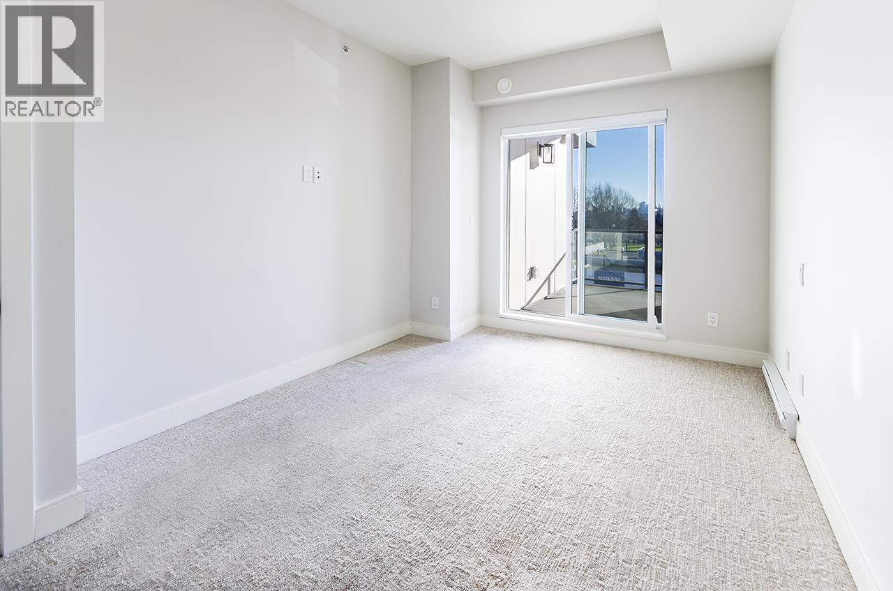 411 1633 TATLOW AVENUE, North Vancouver