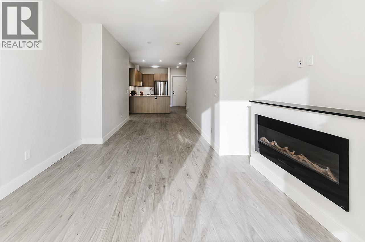 411 1633 TATLOW AVENUE, North Vancouver