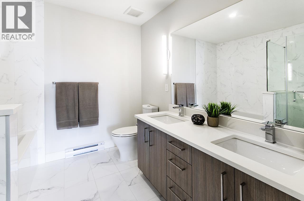 411 1633 TATLOW AVENUE, North Vancouver