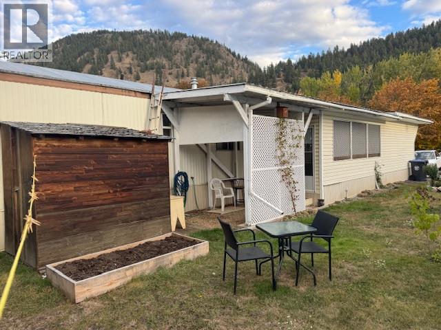 #3 746 THOMPSON AVENUE - 25