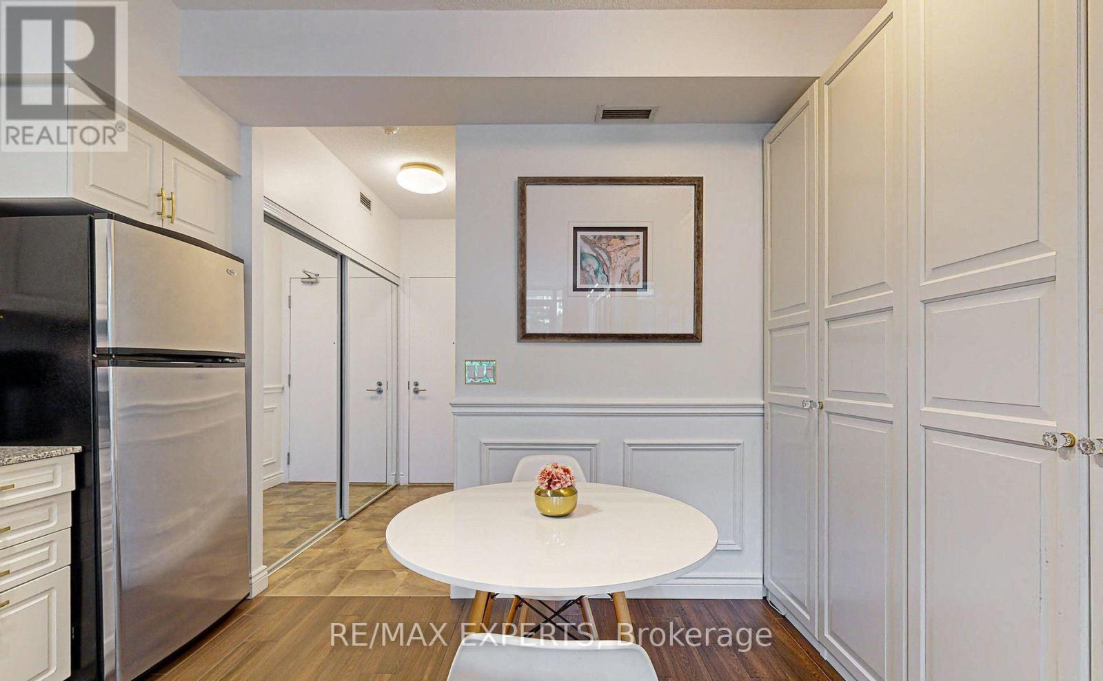#355 209 FORT YORK BOULEVARD - 11