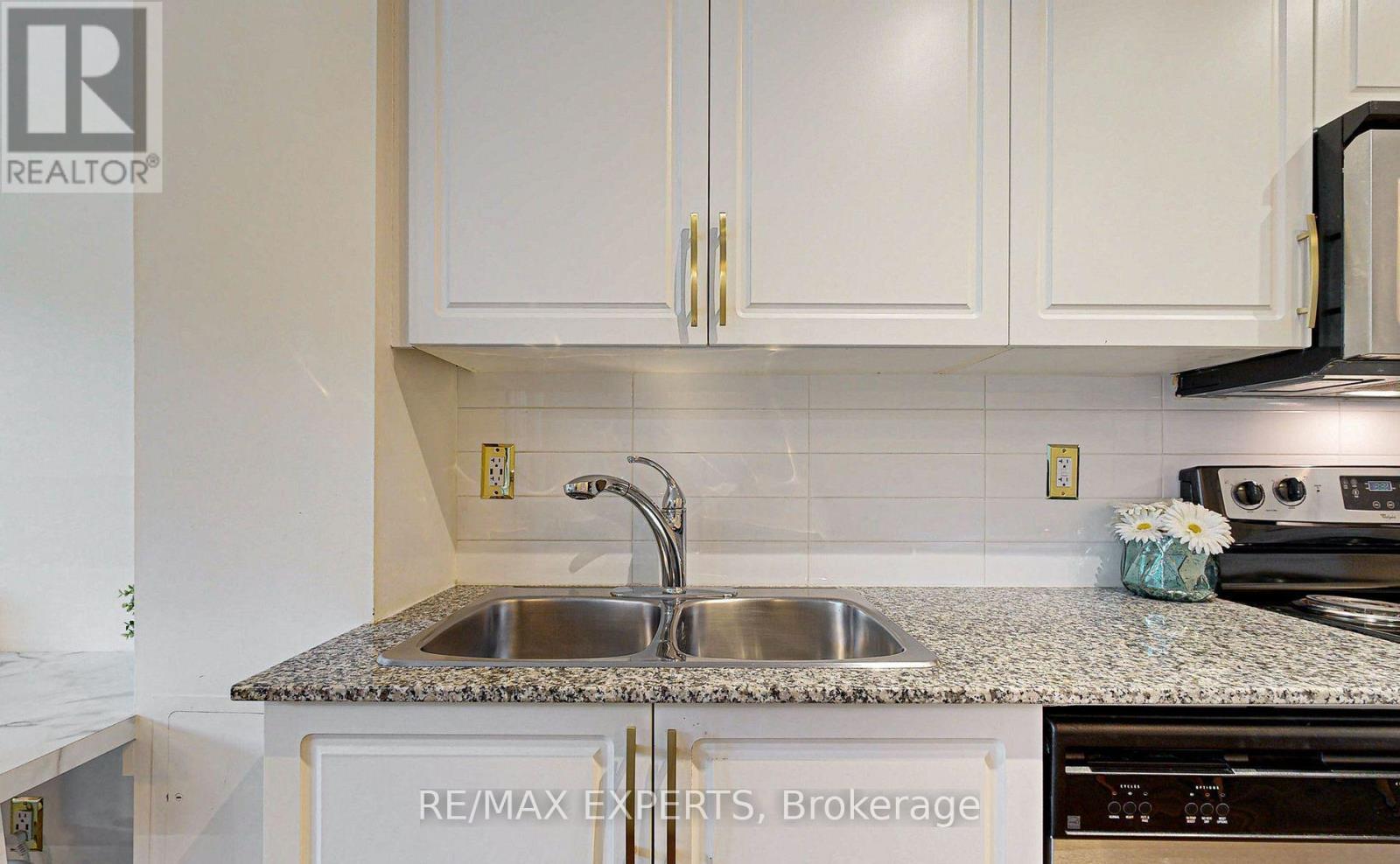 #355 209 FORT YORK BOULEVARD - 17