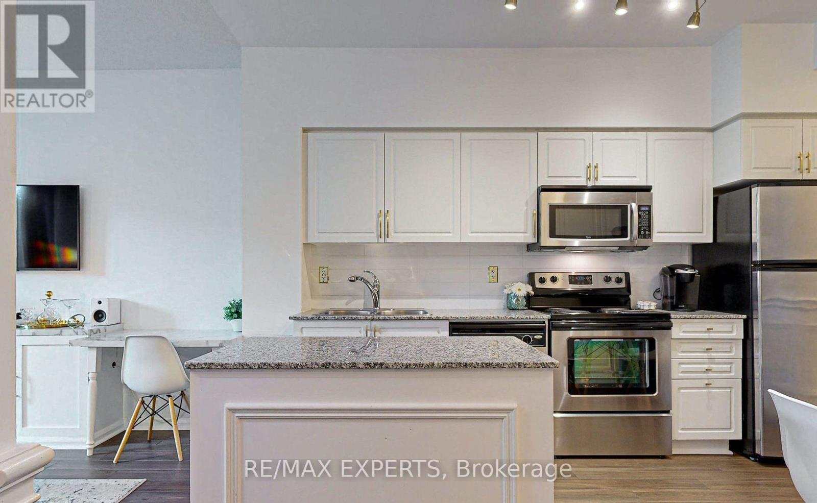 #355 209 FORT YORK BOULEVARD - 20