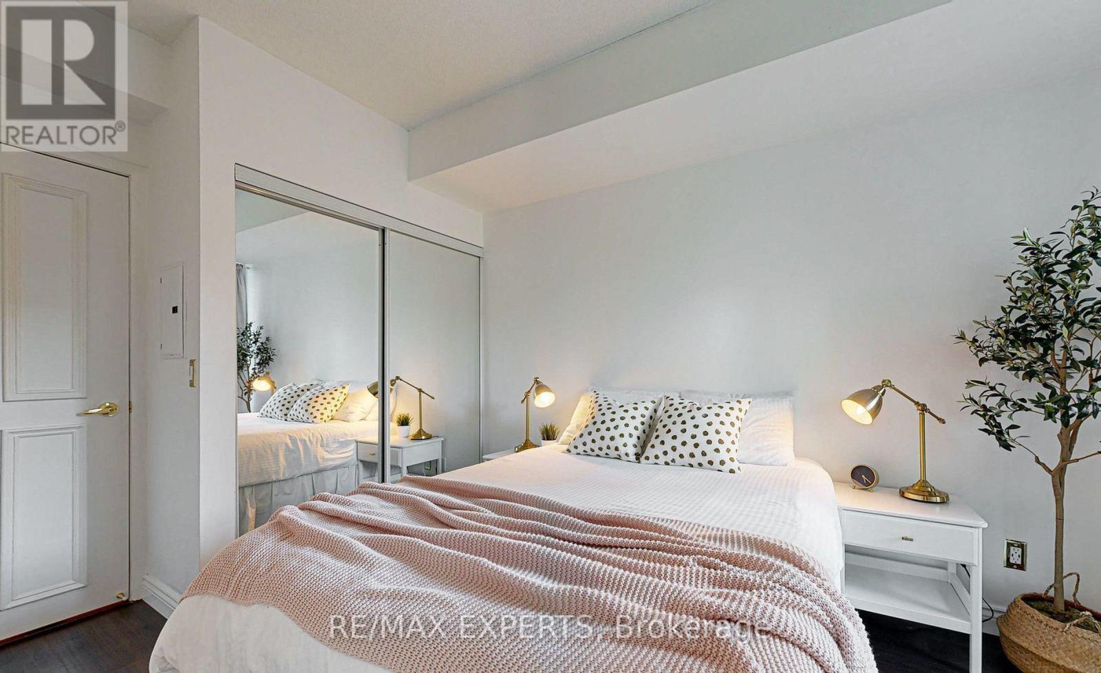 #355 209 FORT YORK BOULEVARD - 28