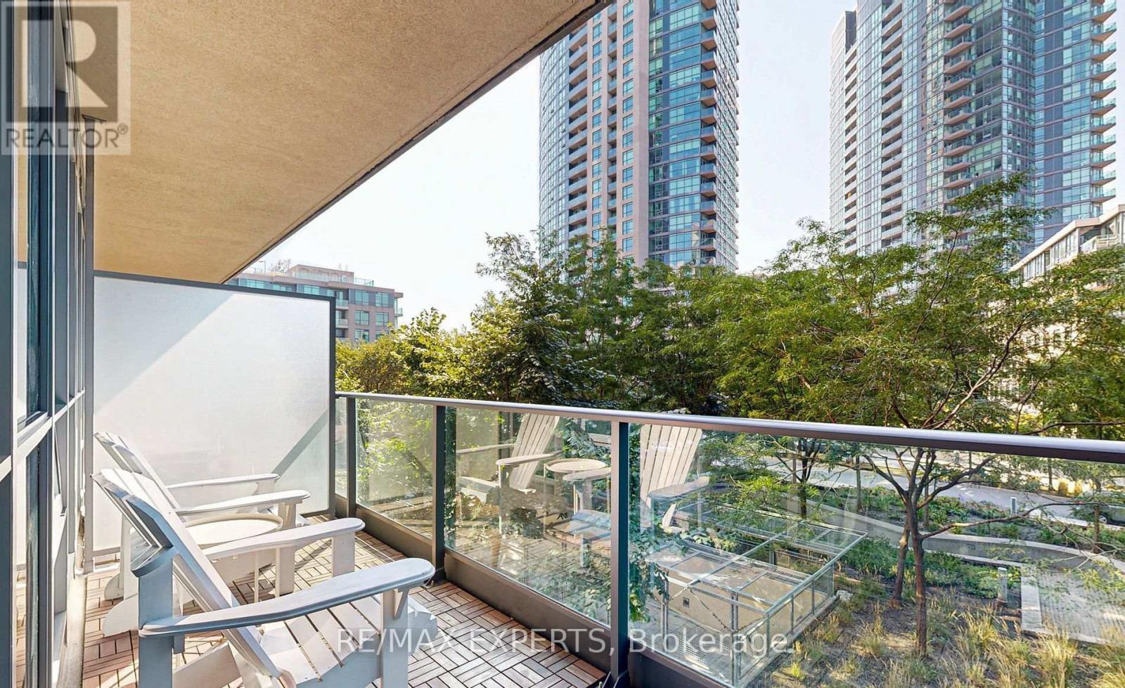#355 209 FORT YORK BOULEVARD - 32