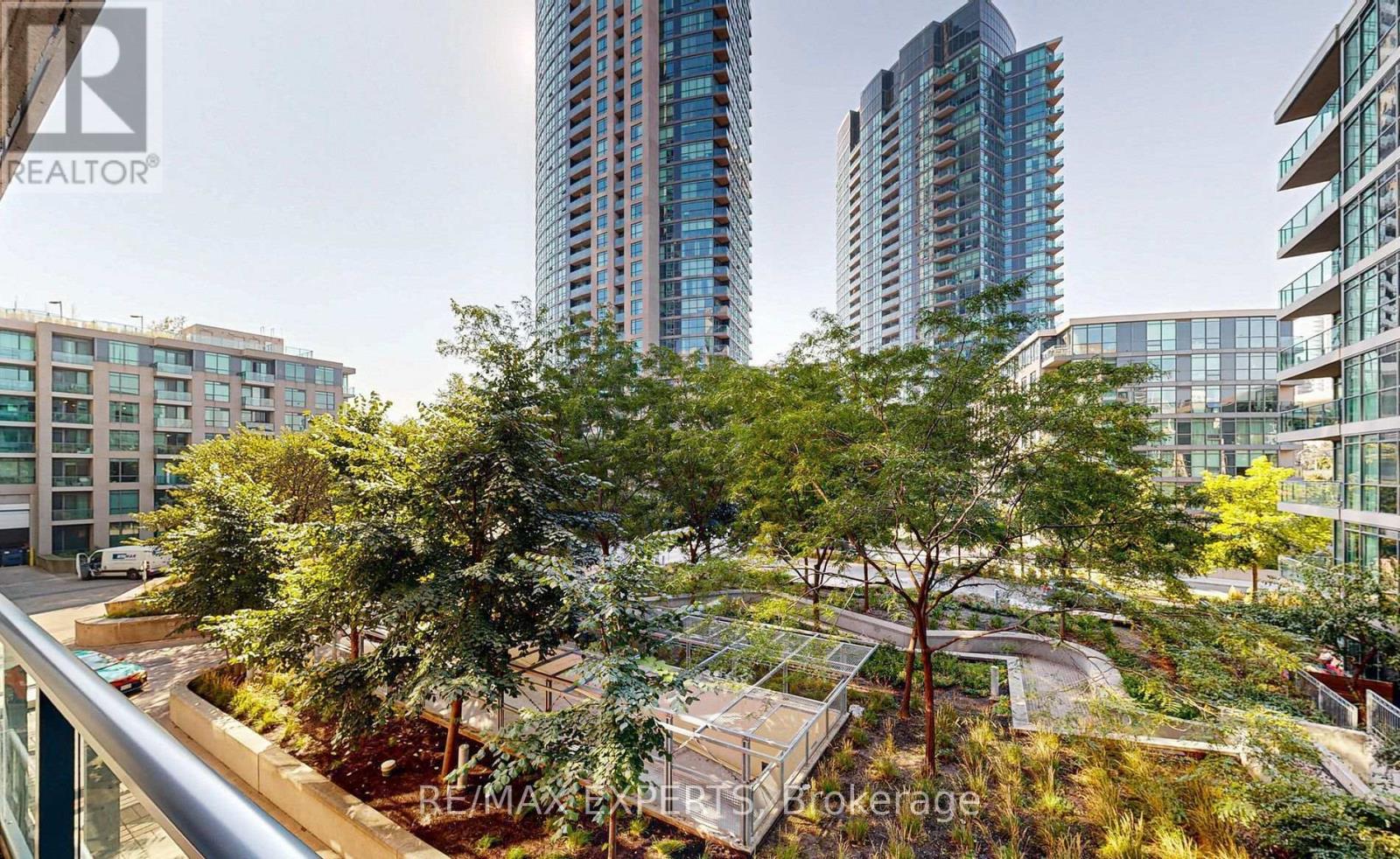 #355 209 FORT YORK BOULEVARD - 33