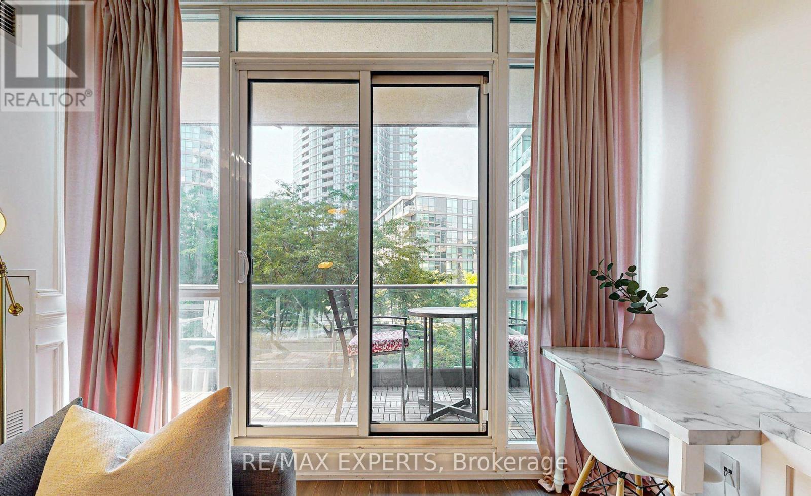 #355 209 FORT YORK BOULEVARD - 4
