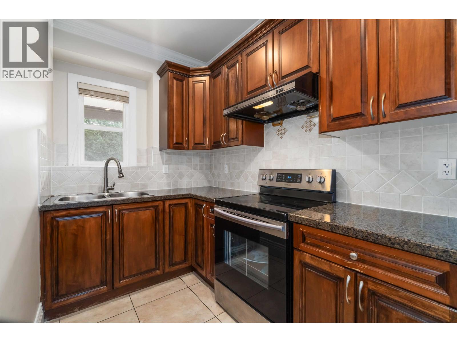 6040 ADAMS Place, Richmond