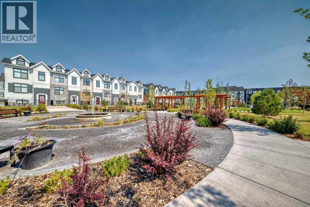 Single Family House for Sale in  Les Jardins Park SE Douglasdale/Glen Calgary 