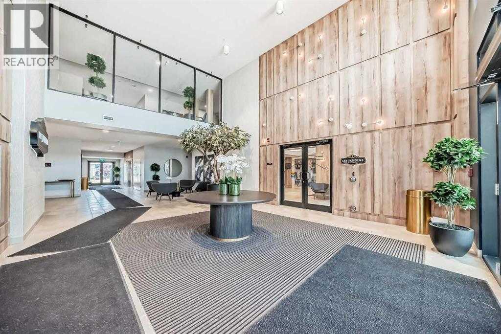 Single Family House for Sale in  Les Jardins Park SE Douglasdale/Glen Calgary 