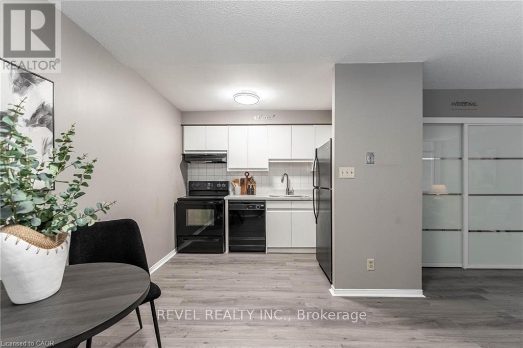 36 James Unit 303 photo 5