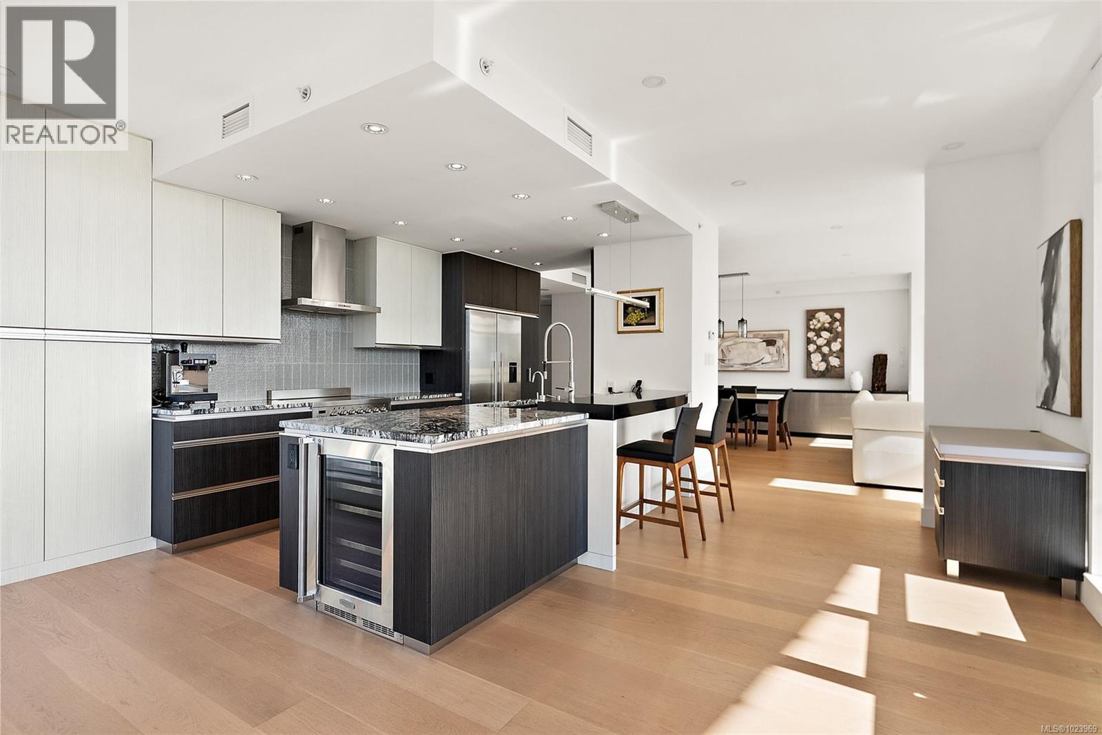 631 21 Dallas Road, Victoria