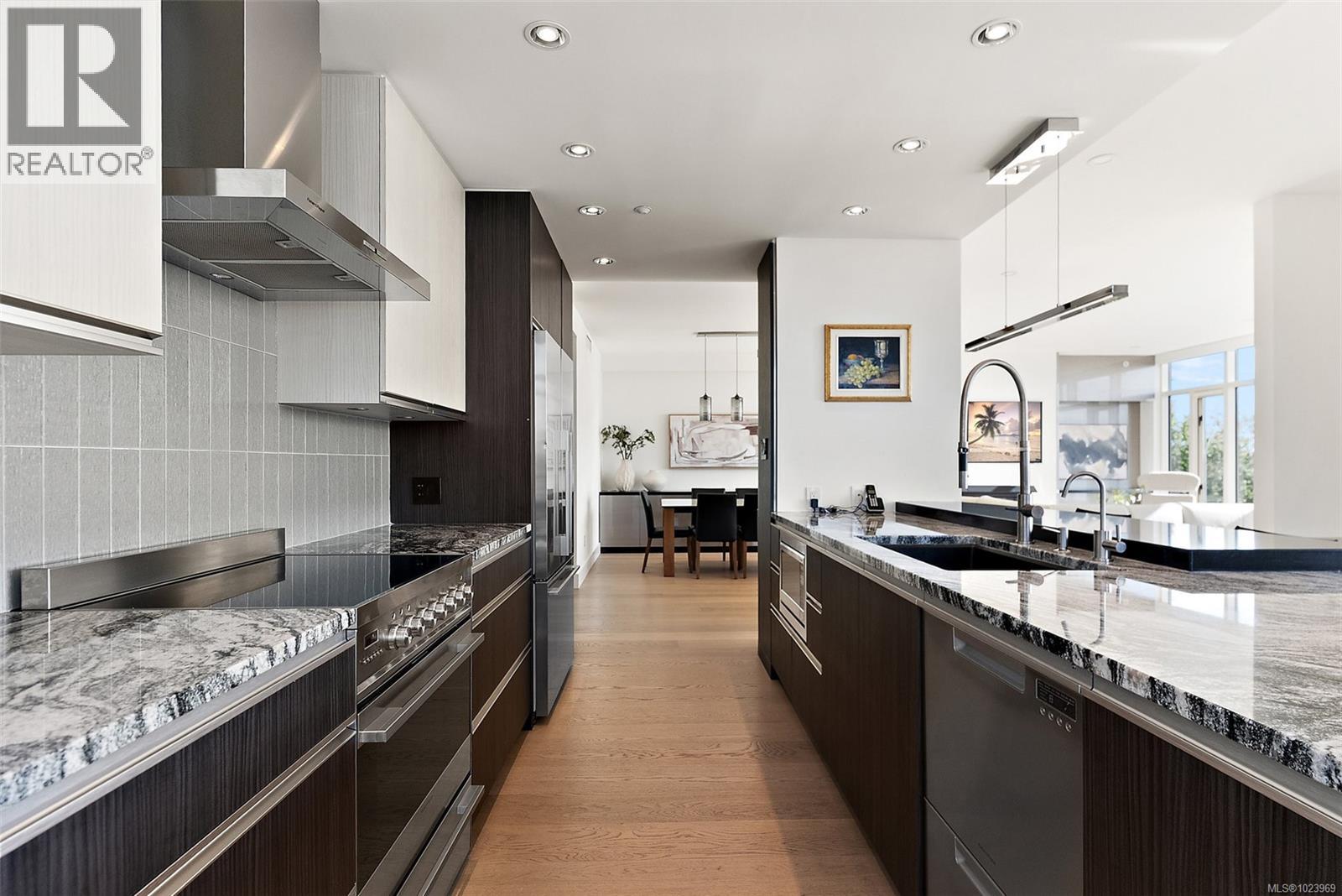 631 21 Dallas Road, Victoria