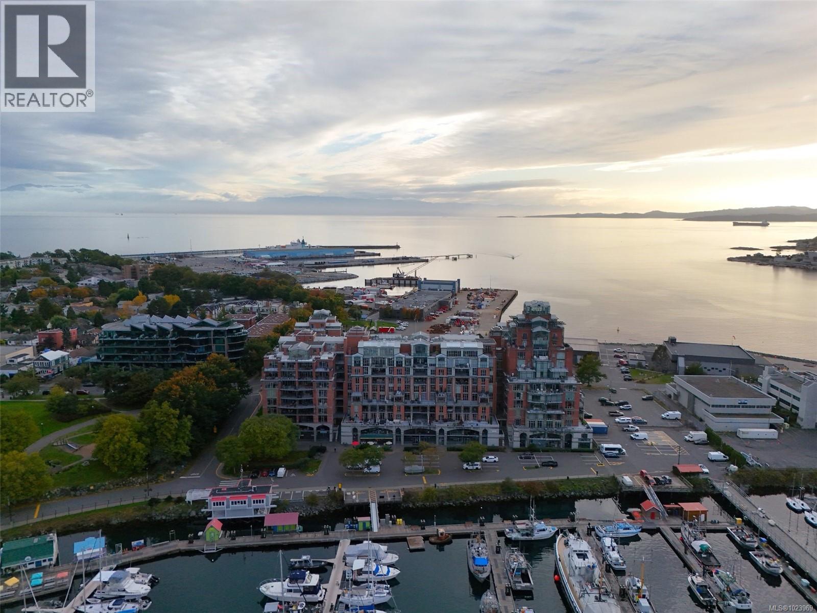 631 21 Dallas Road, Victoria