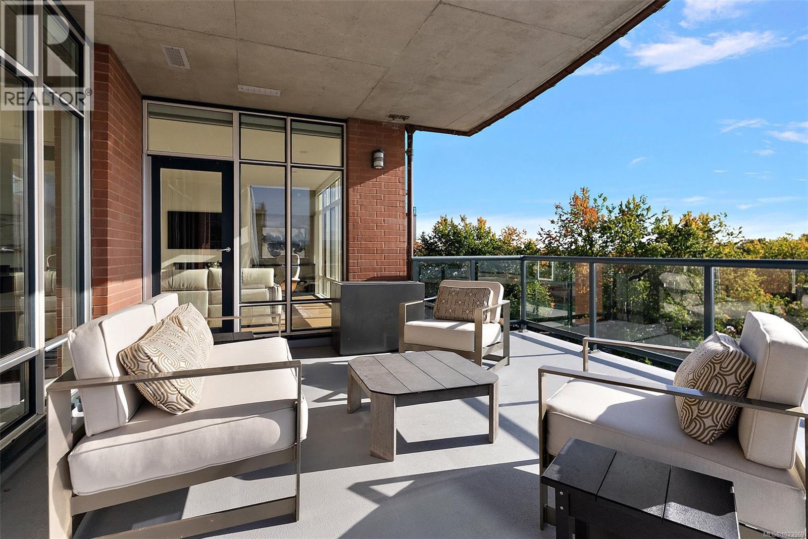 631 21 Dallas Road, Victoria