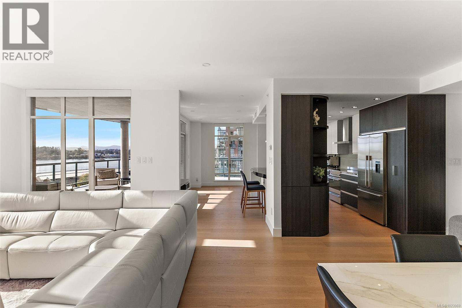 631 21 Dallas Road, Victoria