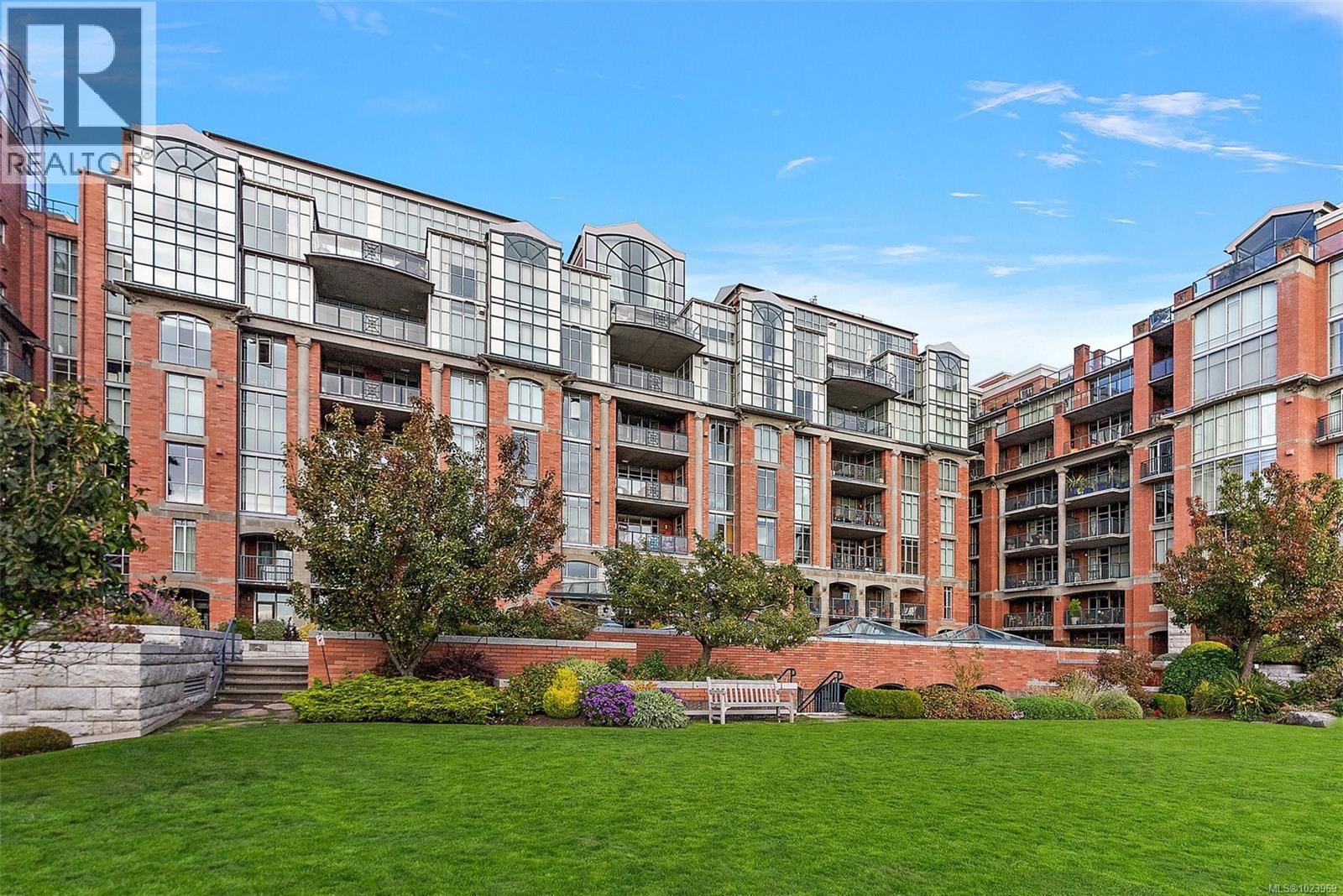 631 21 Dallas Road, Victoria