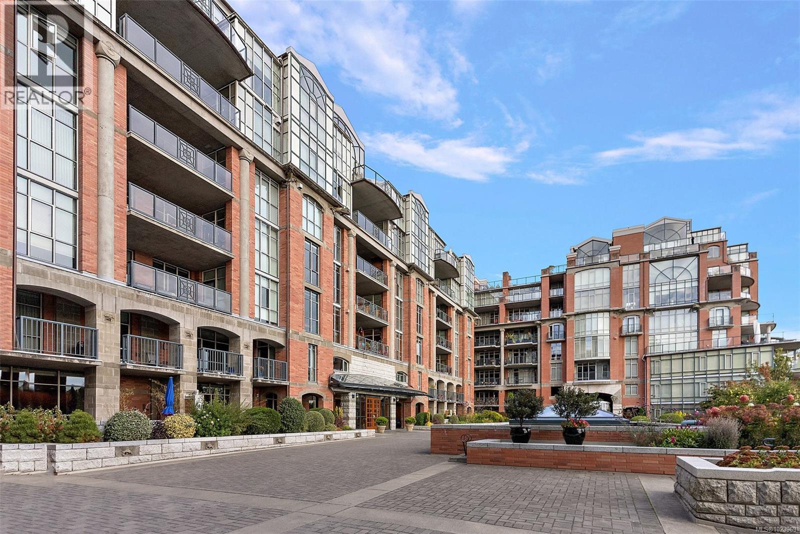 631 21 Dallas Road, Victoria