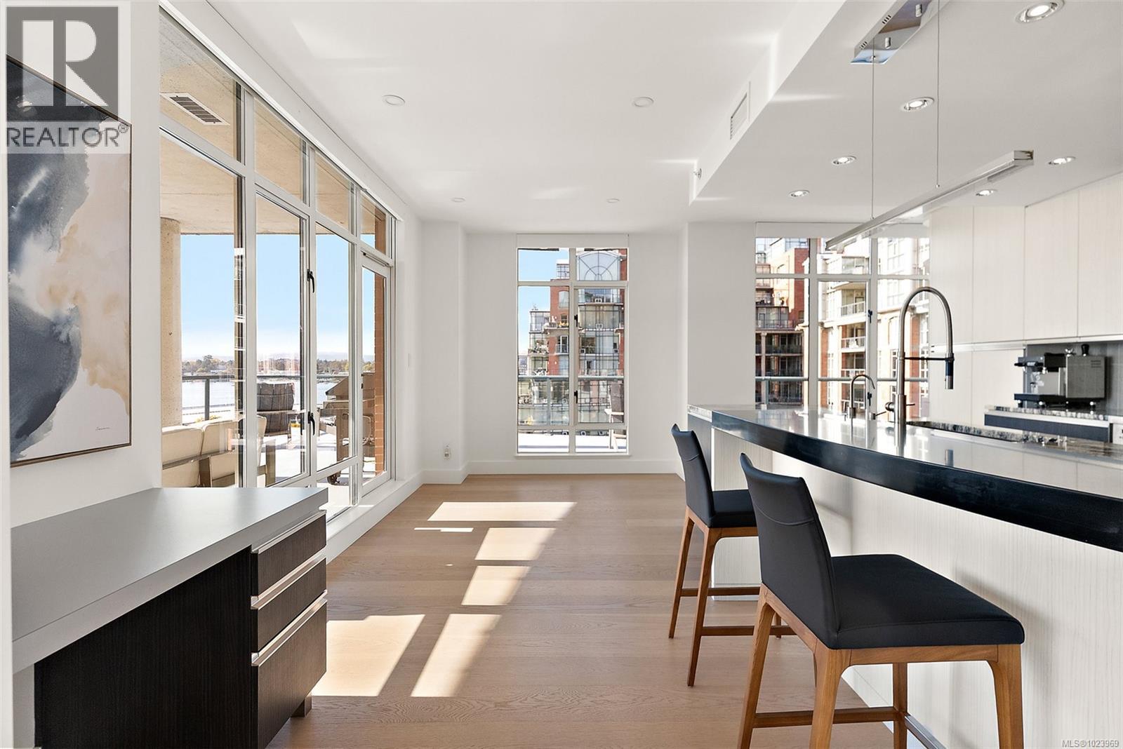 631 21 Dallas Road, Victoria