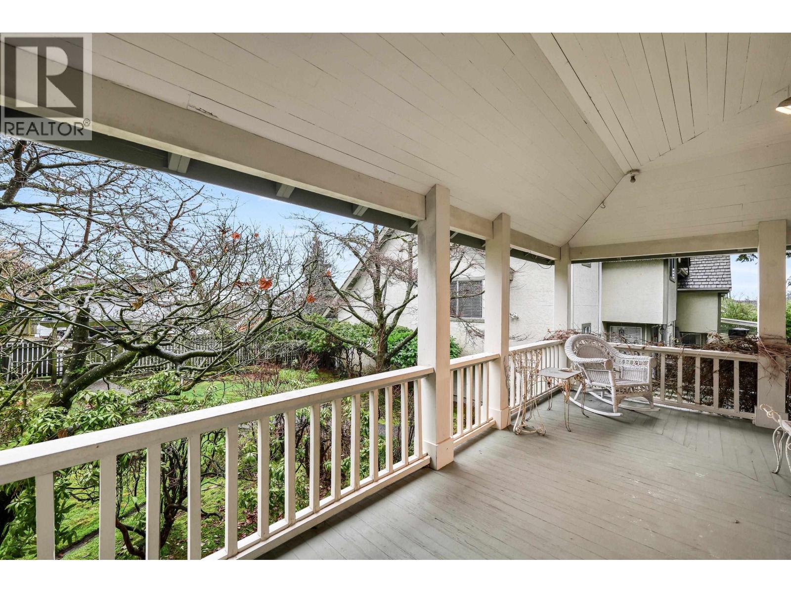 1509 MAHON AVENUE, North Vancouver