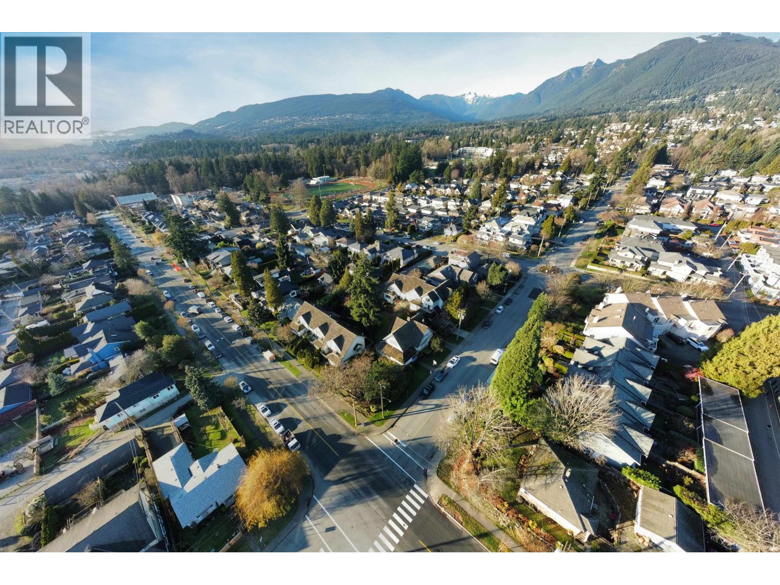 1509 MAHON AVENUE, North Vancouver