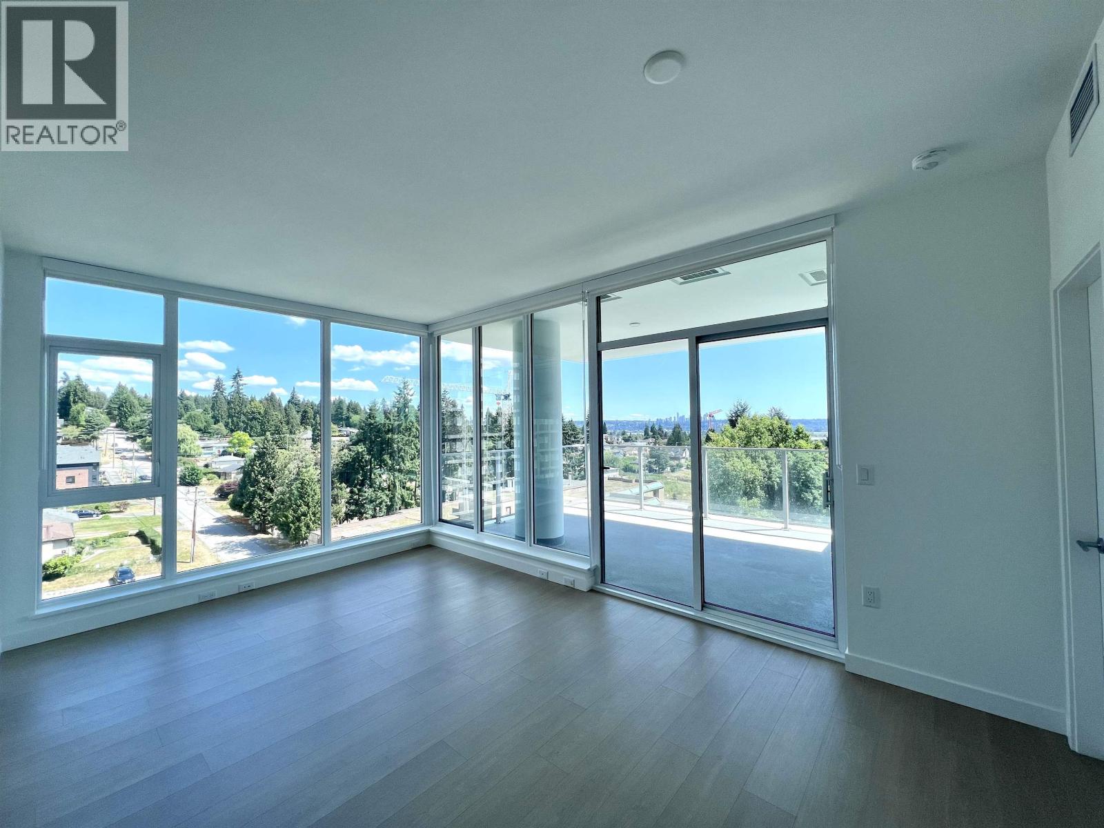 704 555 SYDNEY AVENUE - Photo 2 of 25, Coquitlam, British Columbia