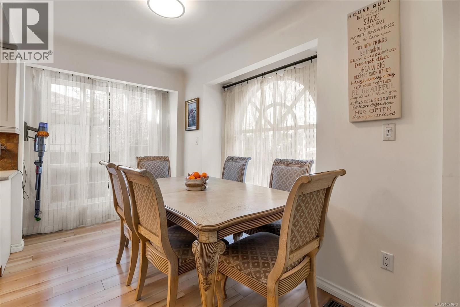  4354 Columbia Drive, Saanich