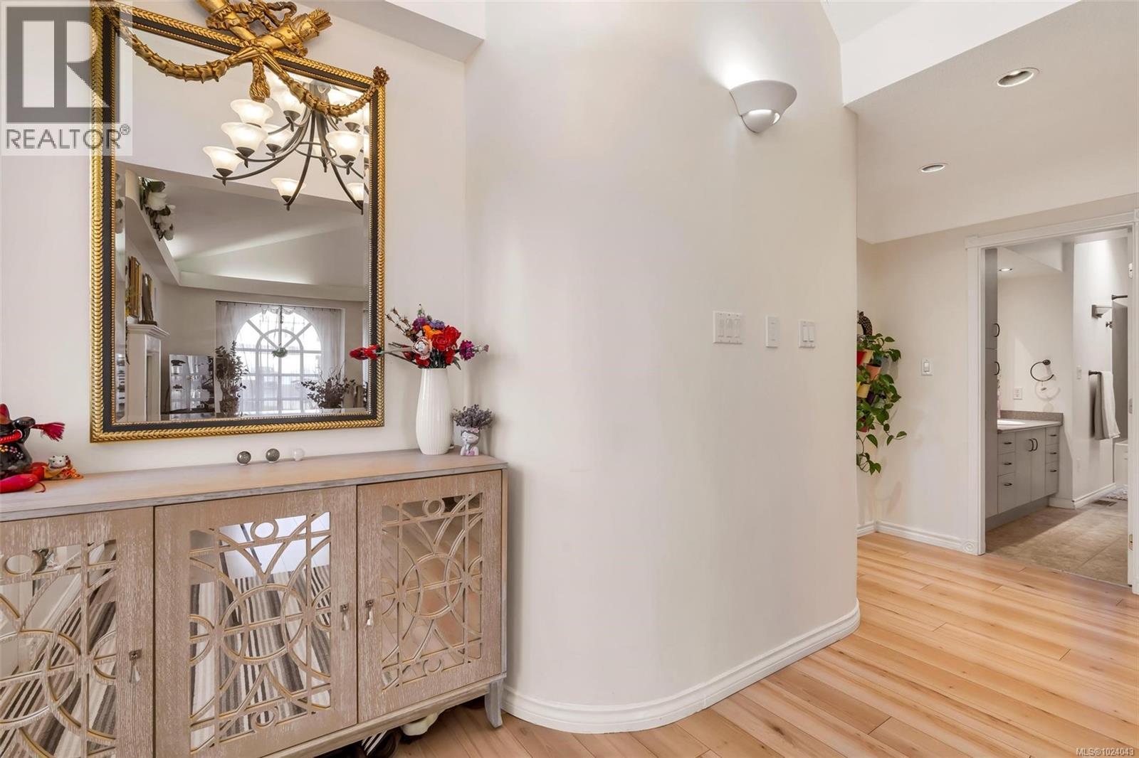  4354 Columbia Drive, Saanich