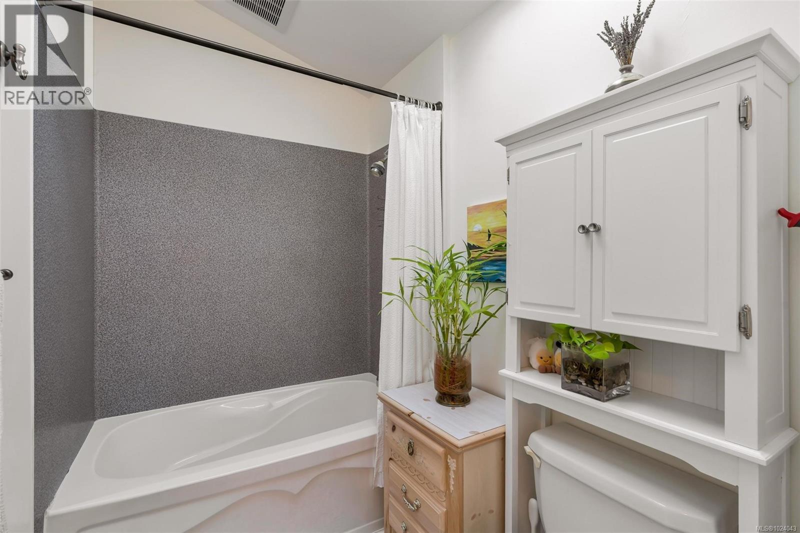  4354 Columbia Drive, Saanich