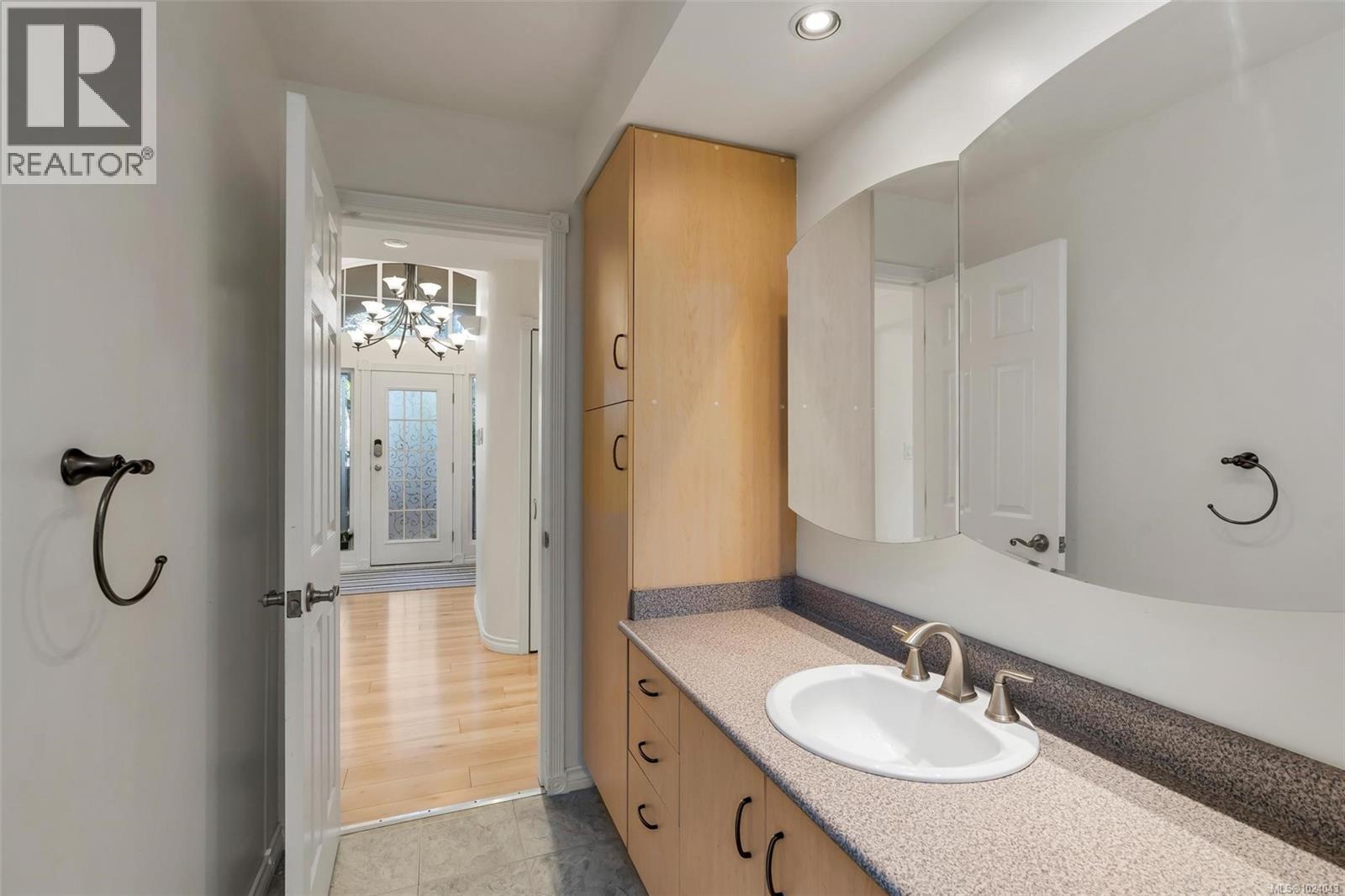  4354 Columbia Drive, Saanich