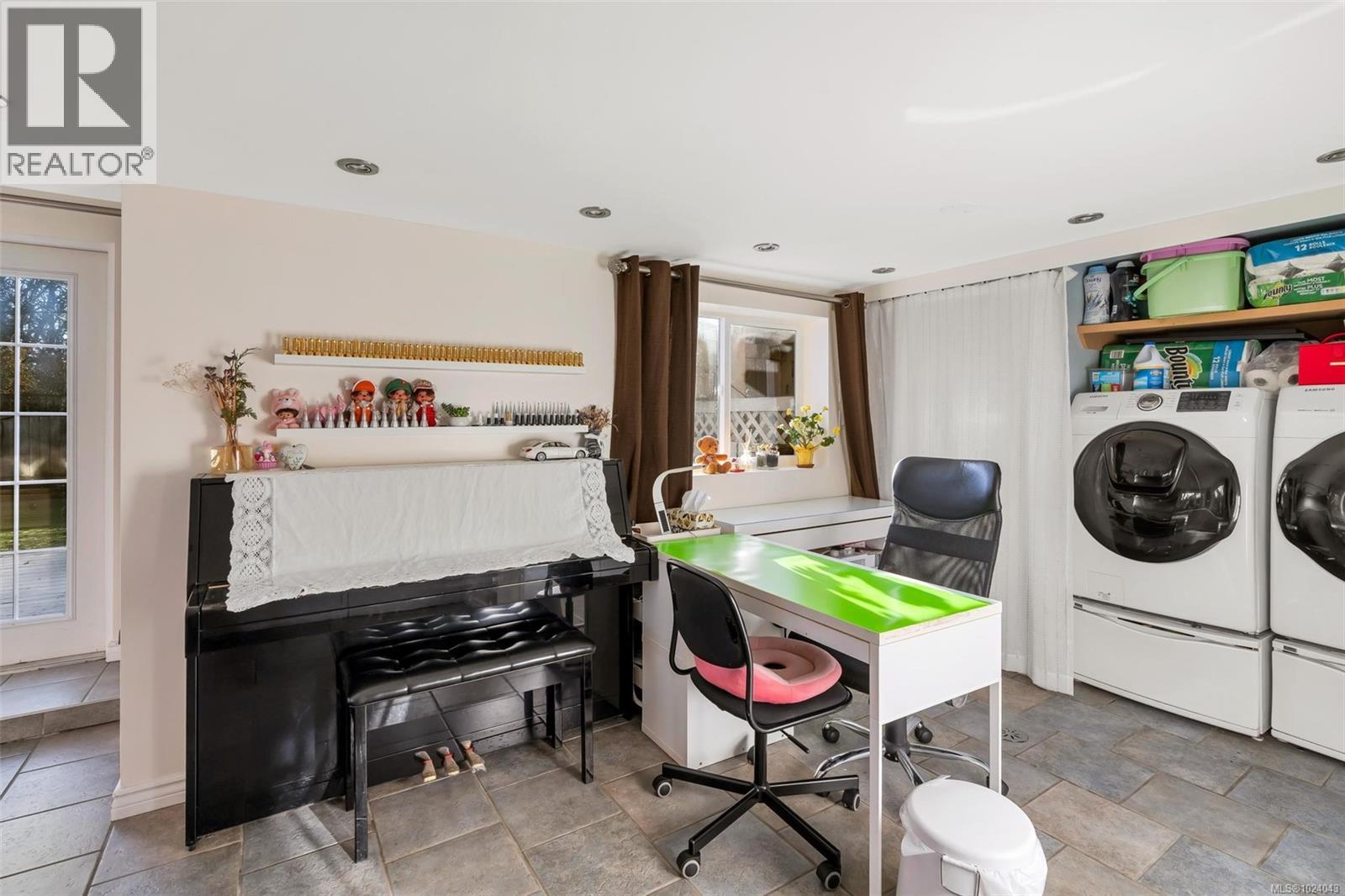  4354 Columbia Drive, Saanich