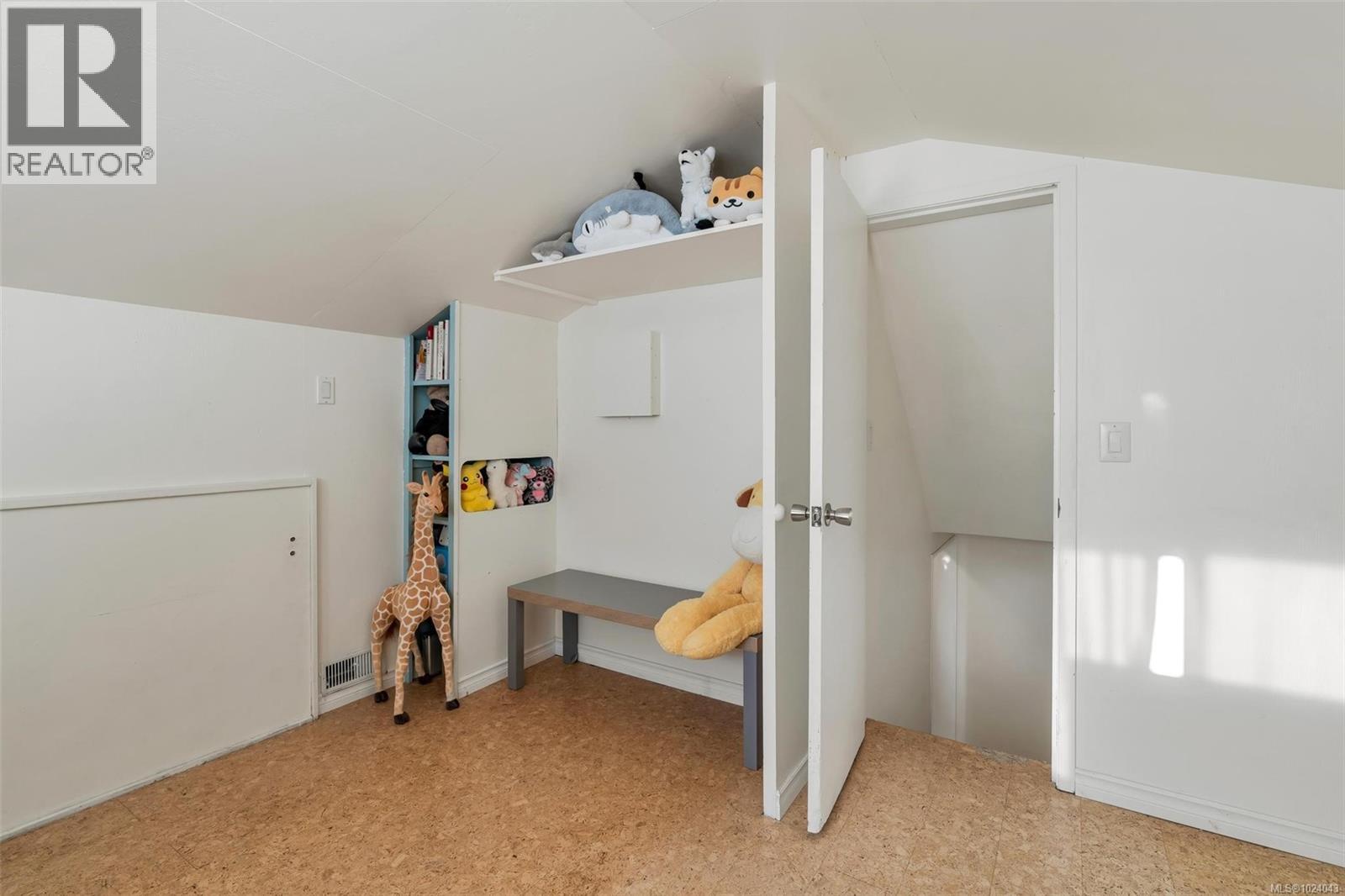  4354 Columbia Drive, Saanich