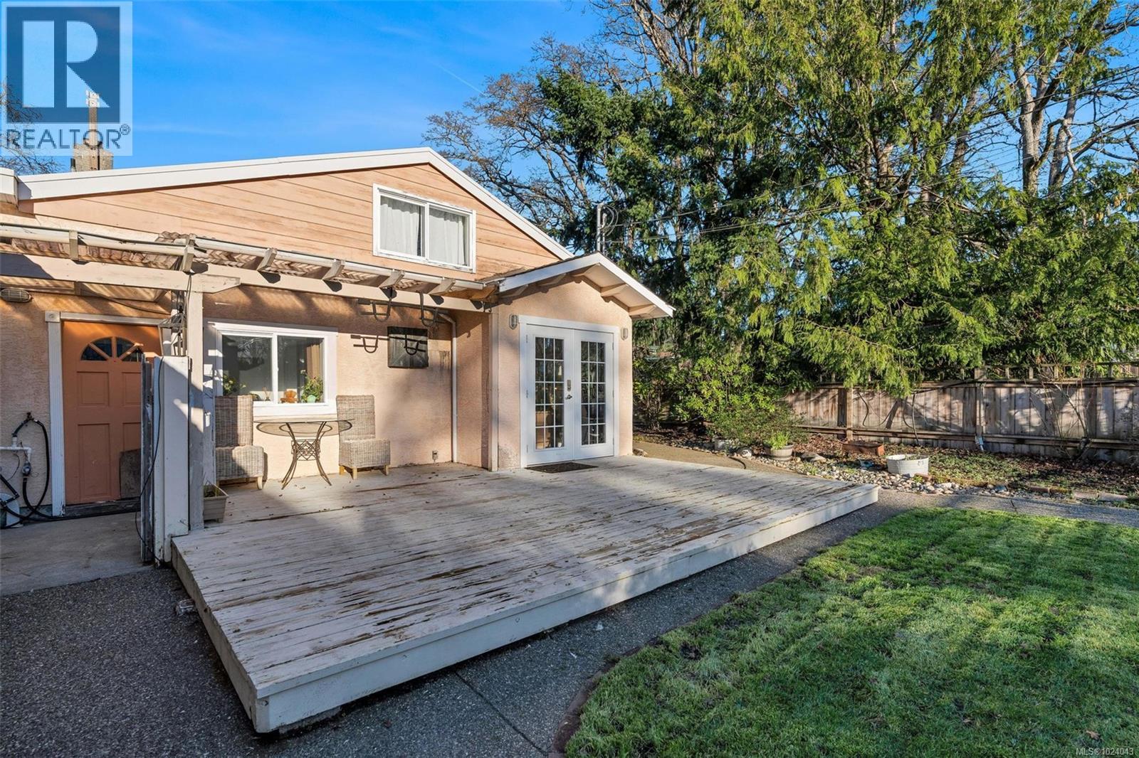  4354 Columbia Drive, Saanich