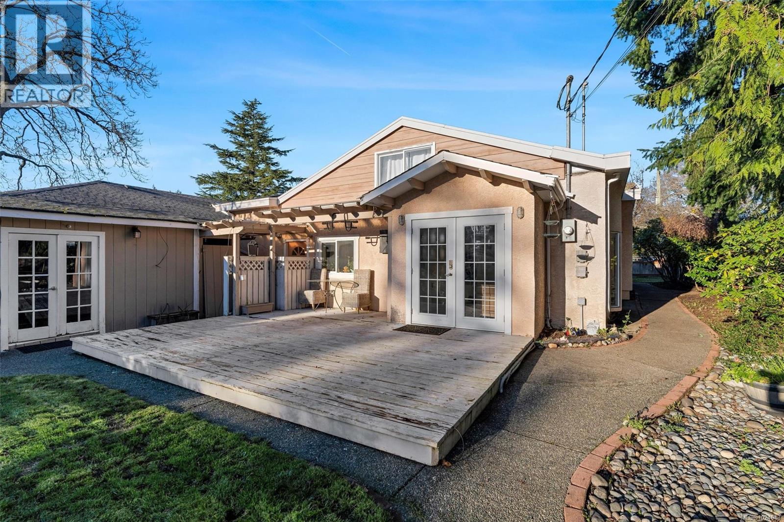  4354 Columbia Drive, Saanich