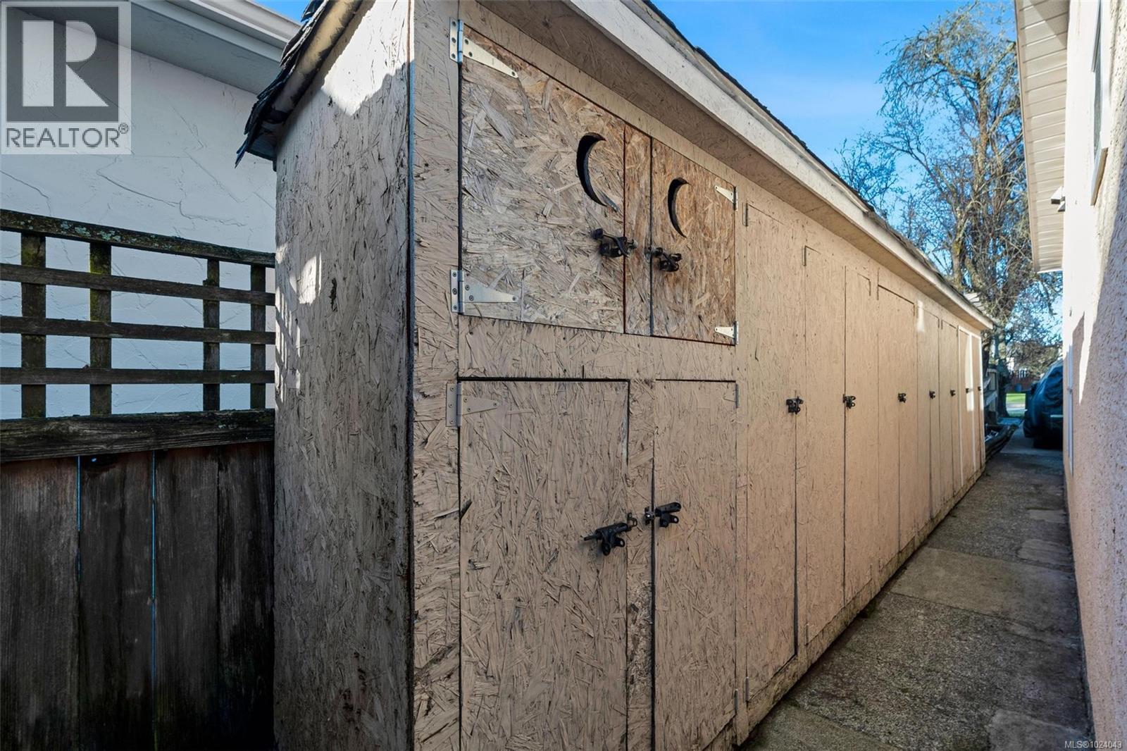  4354 Columbia Drive, Saanich