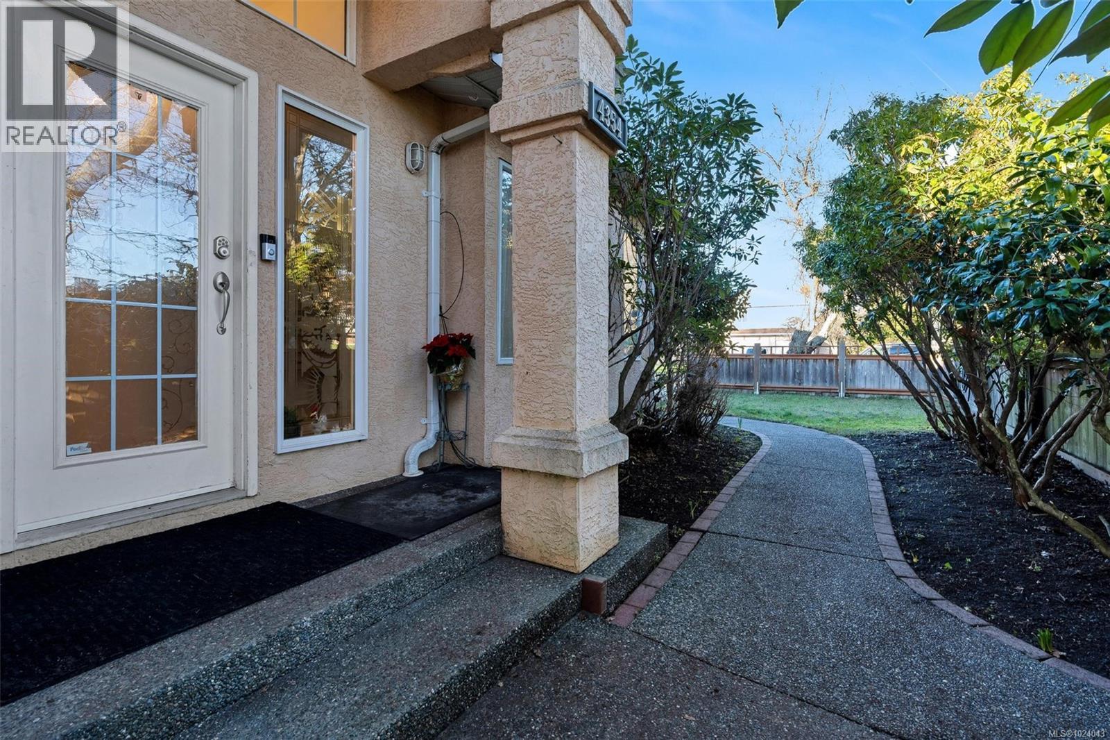  4354 Columbia Drive, Saanich