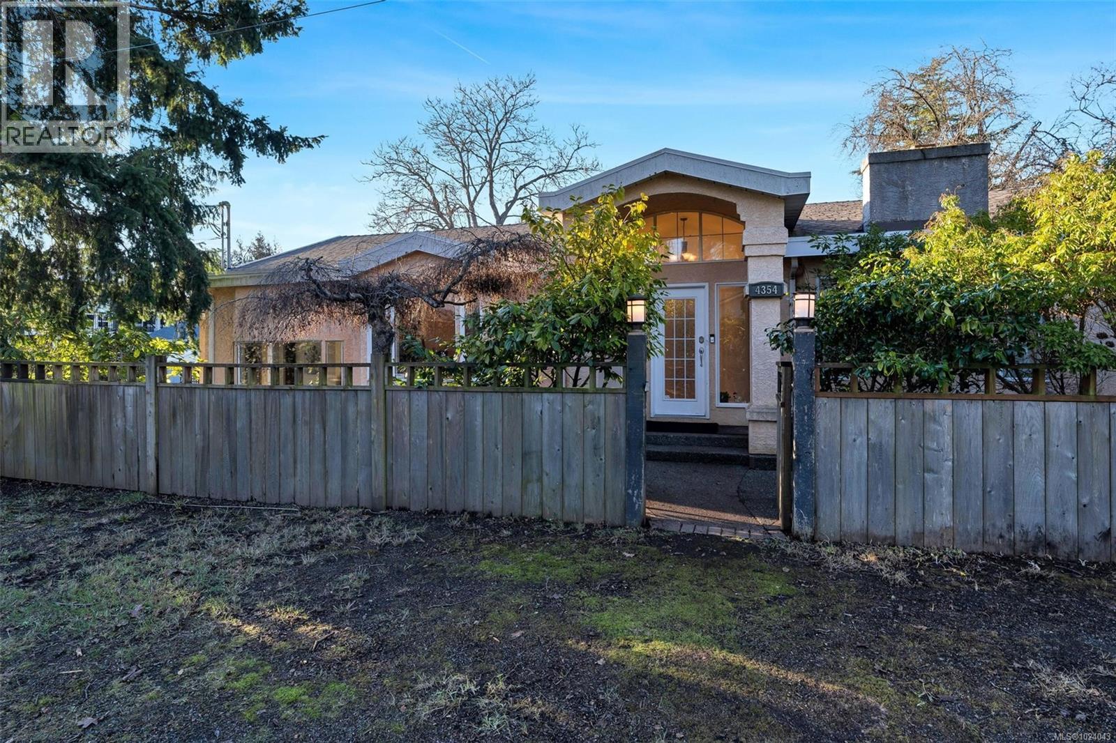  4354 Columbia Drive, Saanich