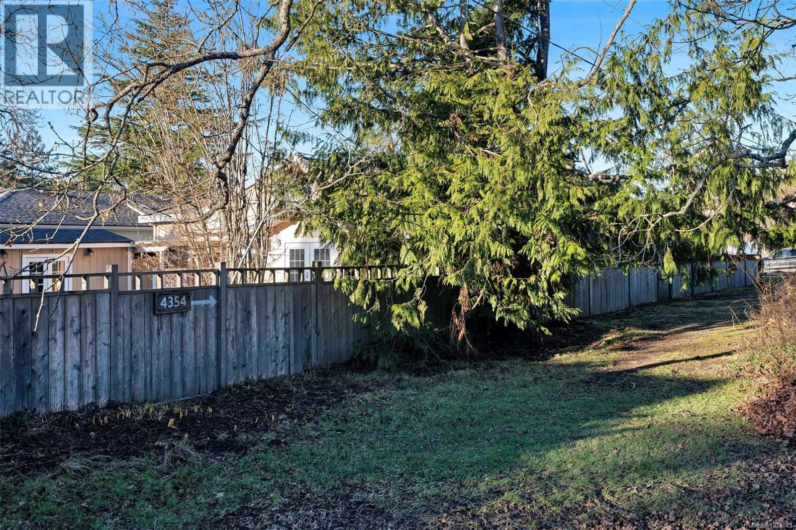  4354 Columbia Drive, Saanich