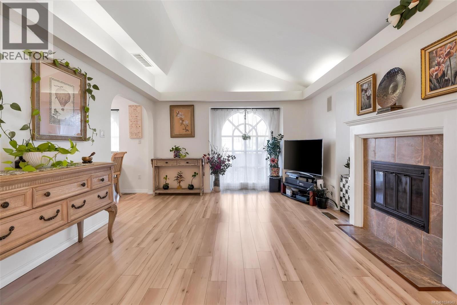  4354 Columbia Drive, Saanich