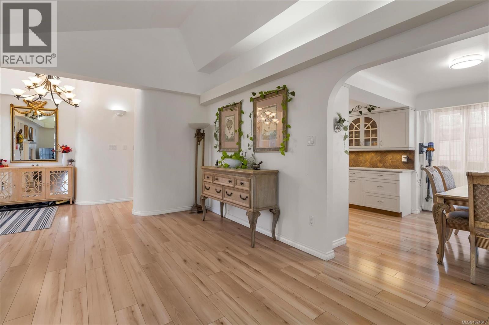  4354 Columbia Drive, Saanich